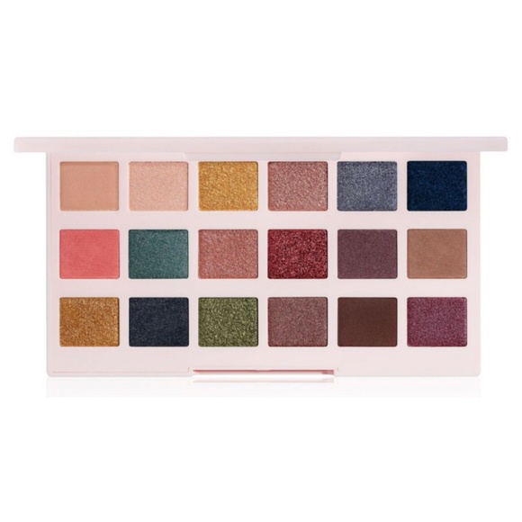 Ciate Other - 🖤 London The Editor Eyeshadow Palette New England